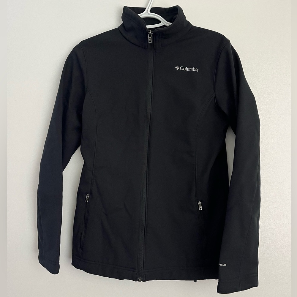 Columbia Women's Kruser Ridge Softshell Jacket in black size medium